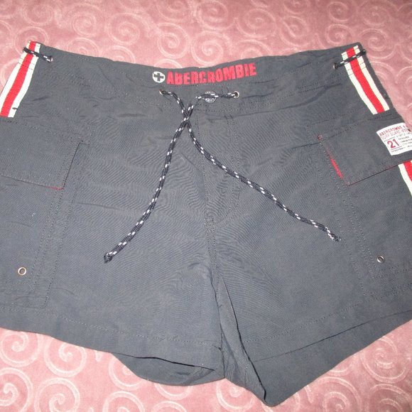 Abercrombie & Fitch Women''s shorts - size S - Picture 3 of 6